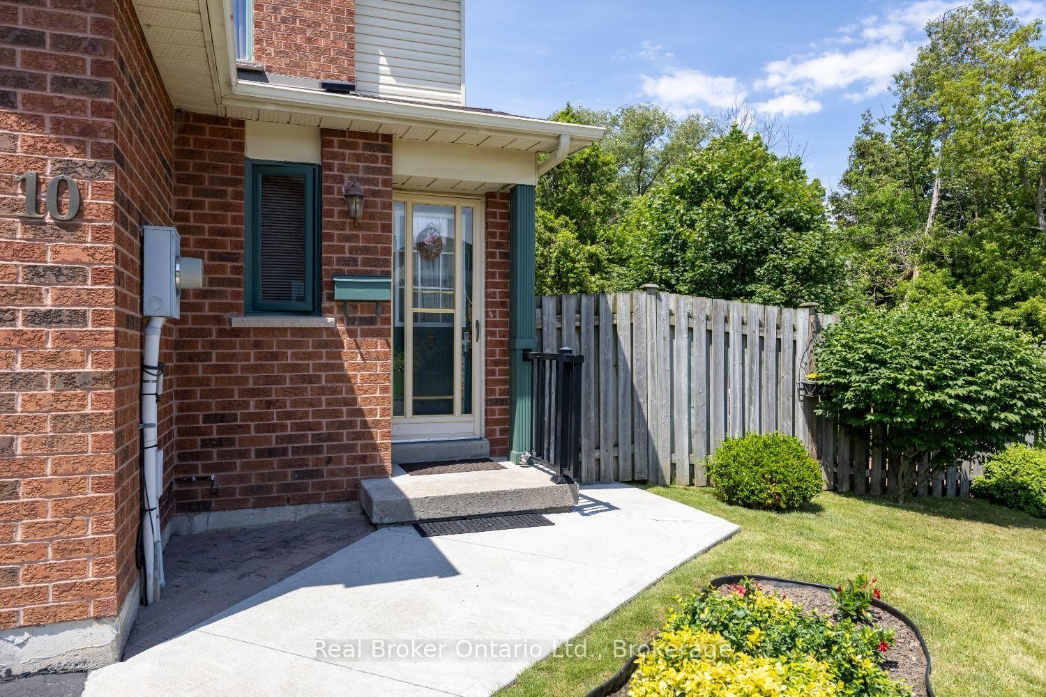 10 Climie Court • Clarington, ON photo 6