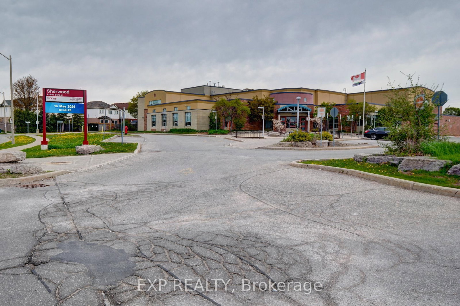548 Ormond Drive • Oshawa, ON photo 28