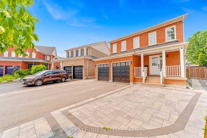 1300 Ravencliffe Court