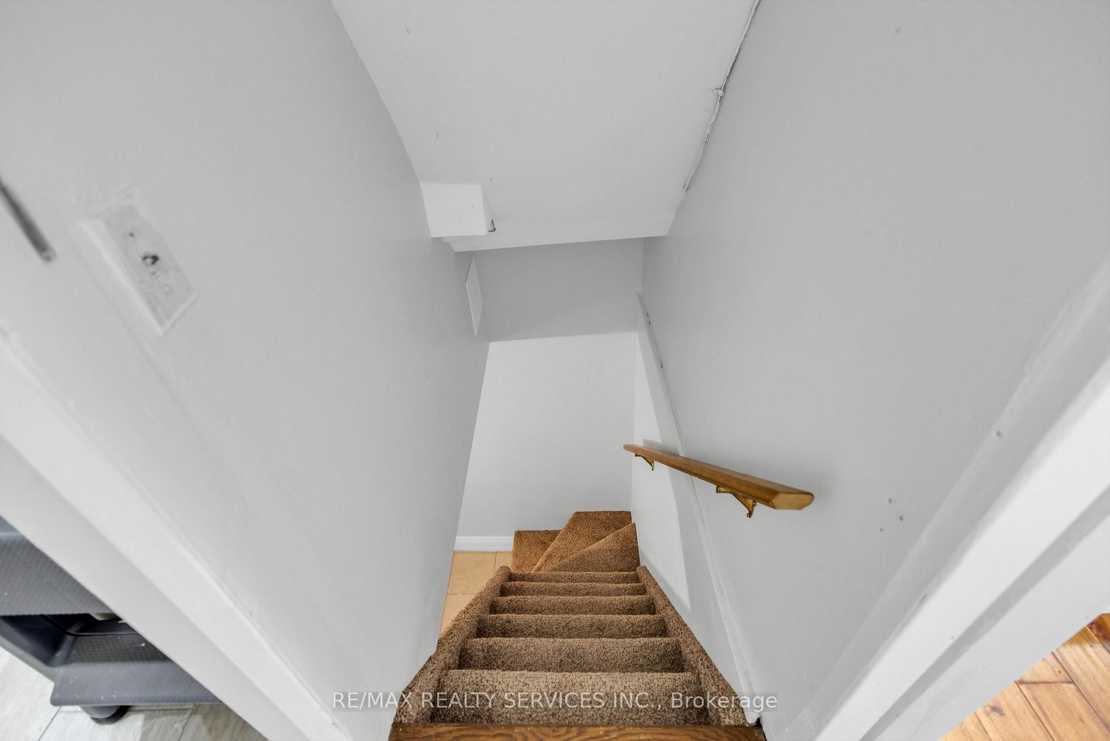 827 Craven Road • Toronto, ON photo 25