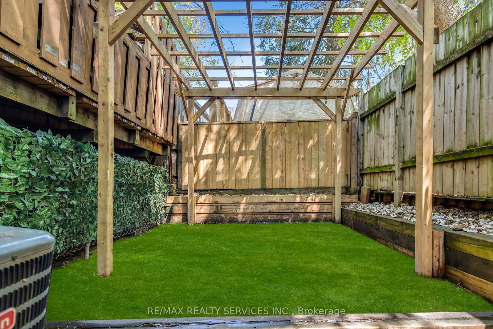 827 Craven Road • Toronto, ON photo 29