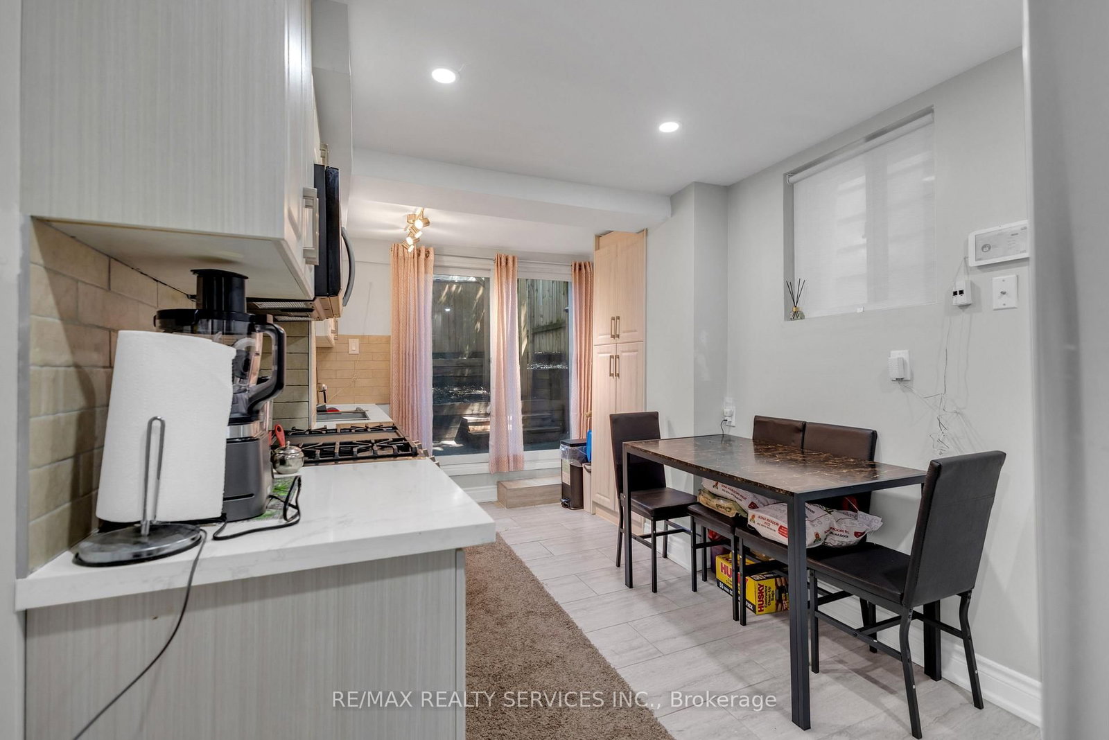 827 Craven Road • Toronto, ON photo 32