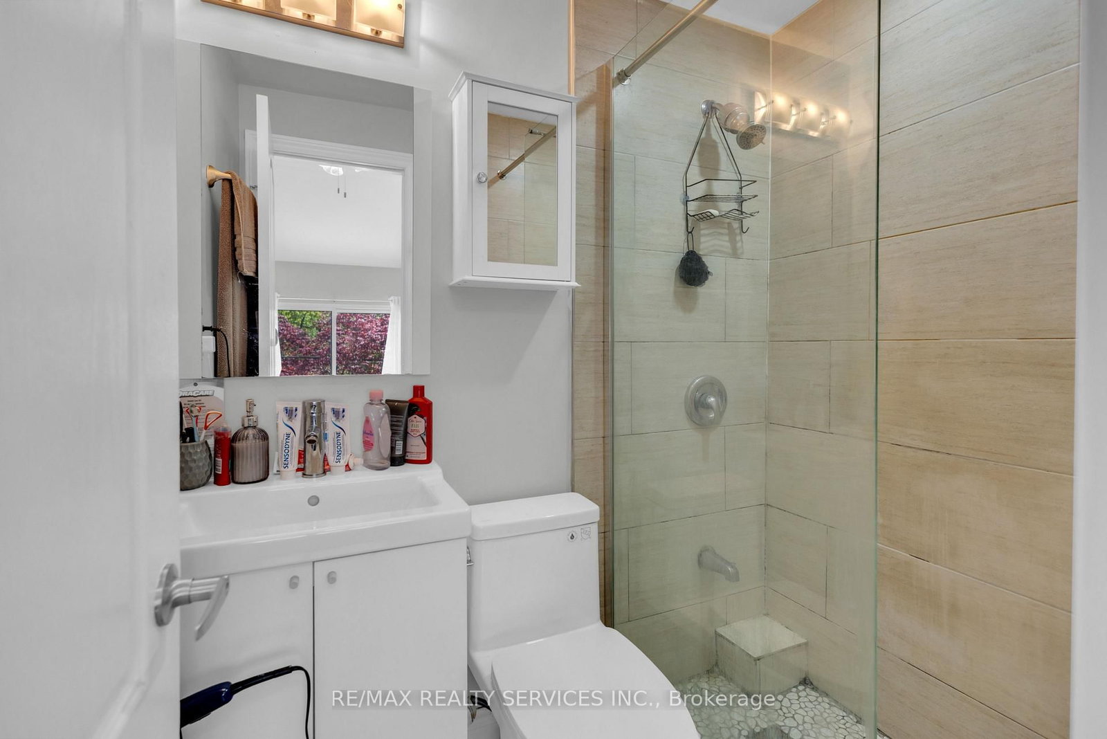 827 Craven Road • Toronto, ON photo 37