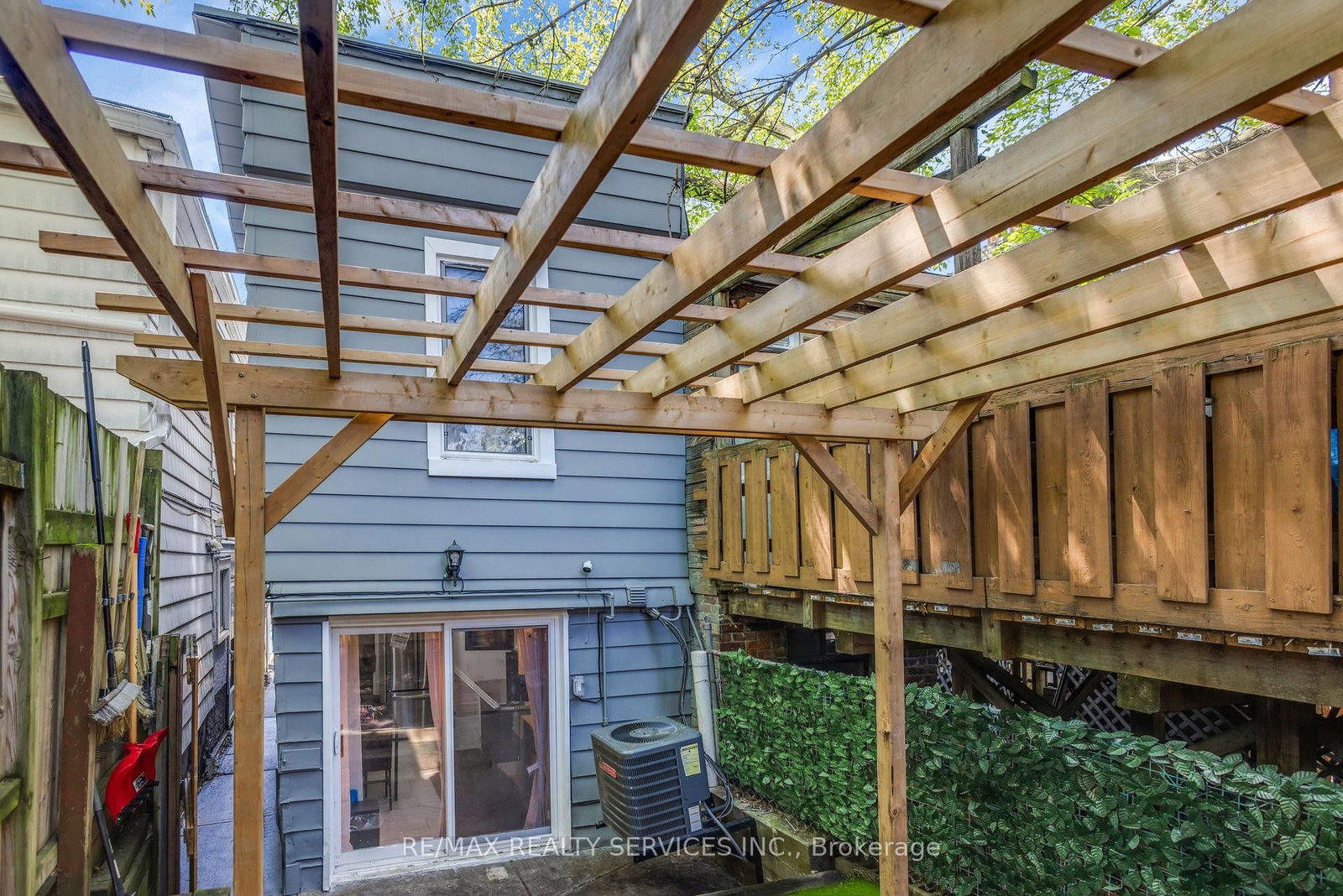 827 Craven Road • Toronto, ON photo 43