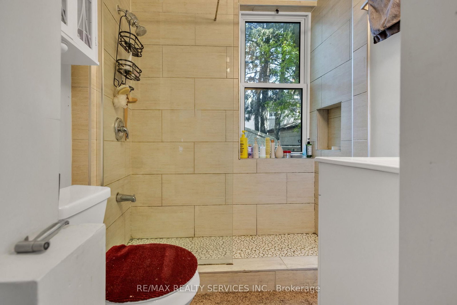 827 Craven Road • Toronto, ON photo 9