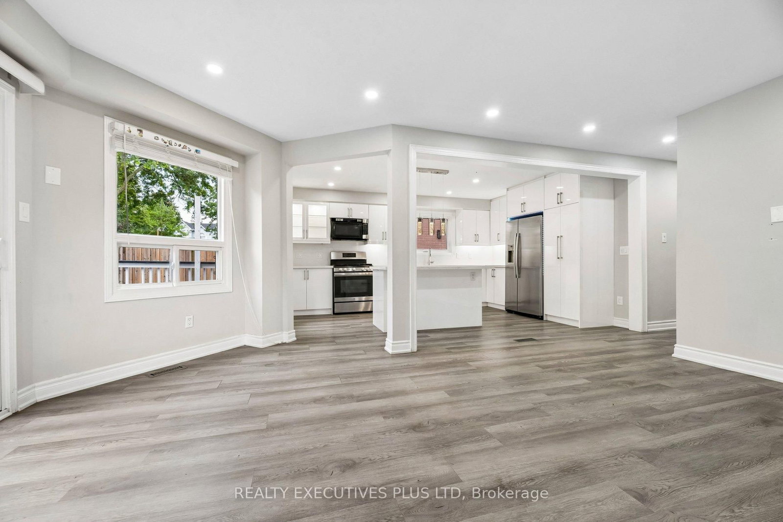 693 Barnes Crescent • Oshawa, ON photo 11