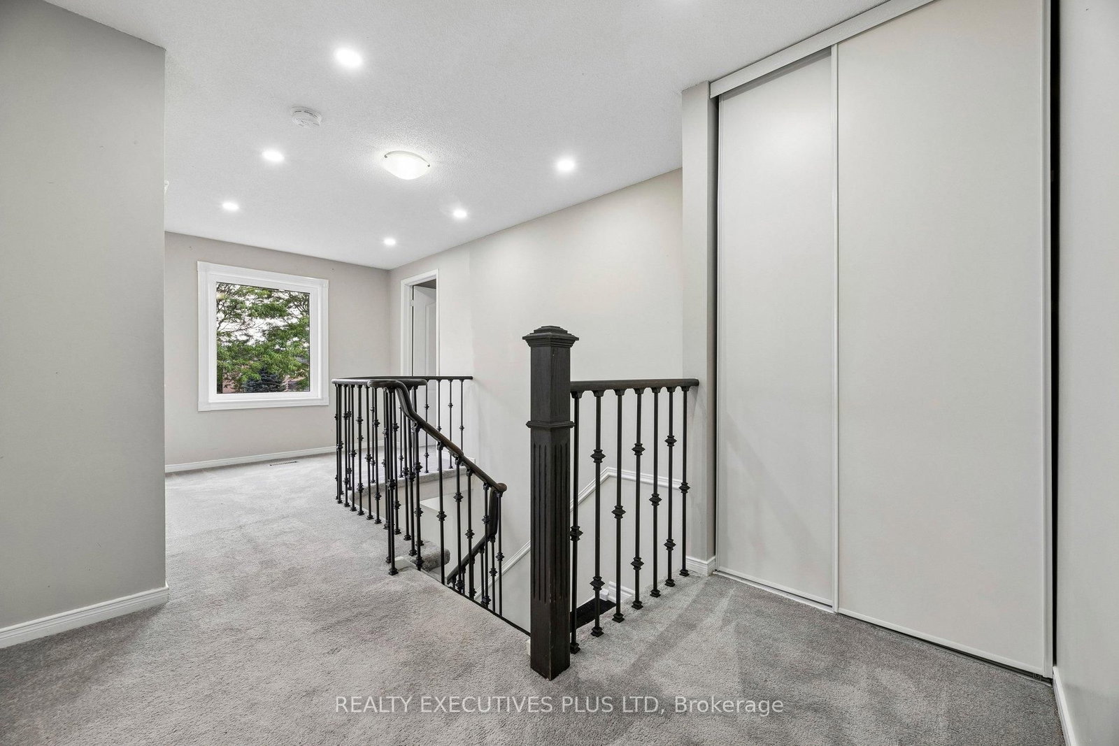 693 Barnes Crescent • Oshawa, ON photo 25