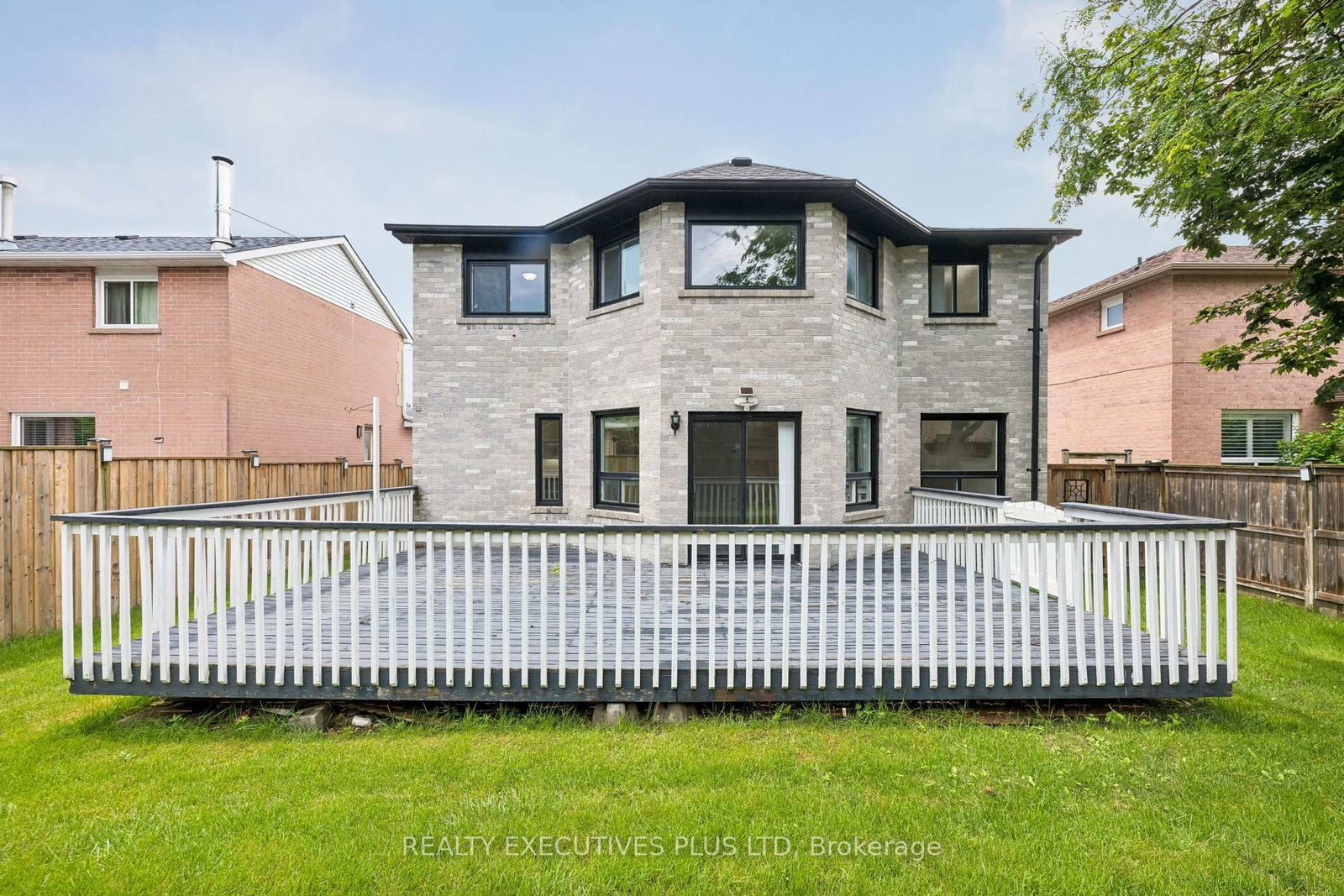 693 Barnes Crescent • Oshawa, ON photo 46