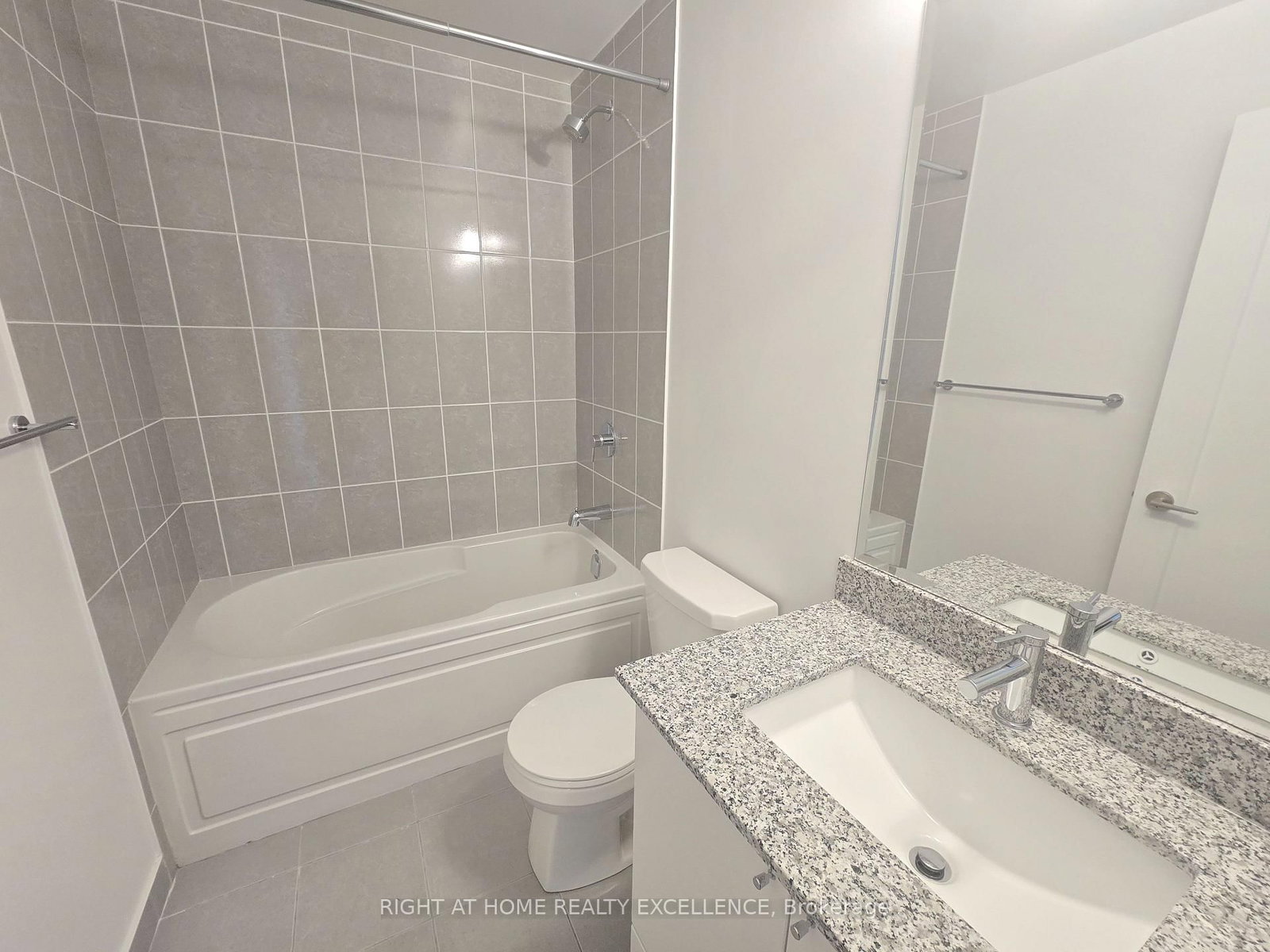 3220 Sheppard Avenue E • #520 • Toronto, ON photo 12