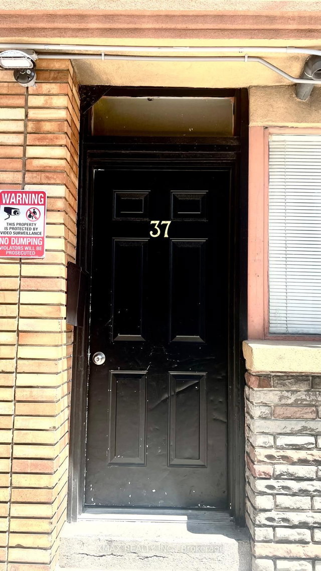 # 2 - 37 Prince Street