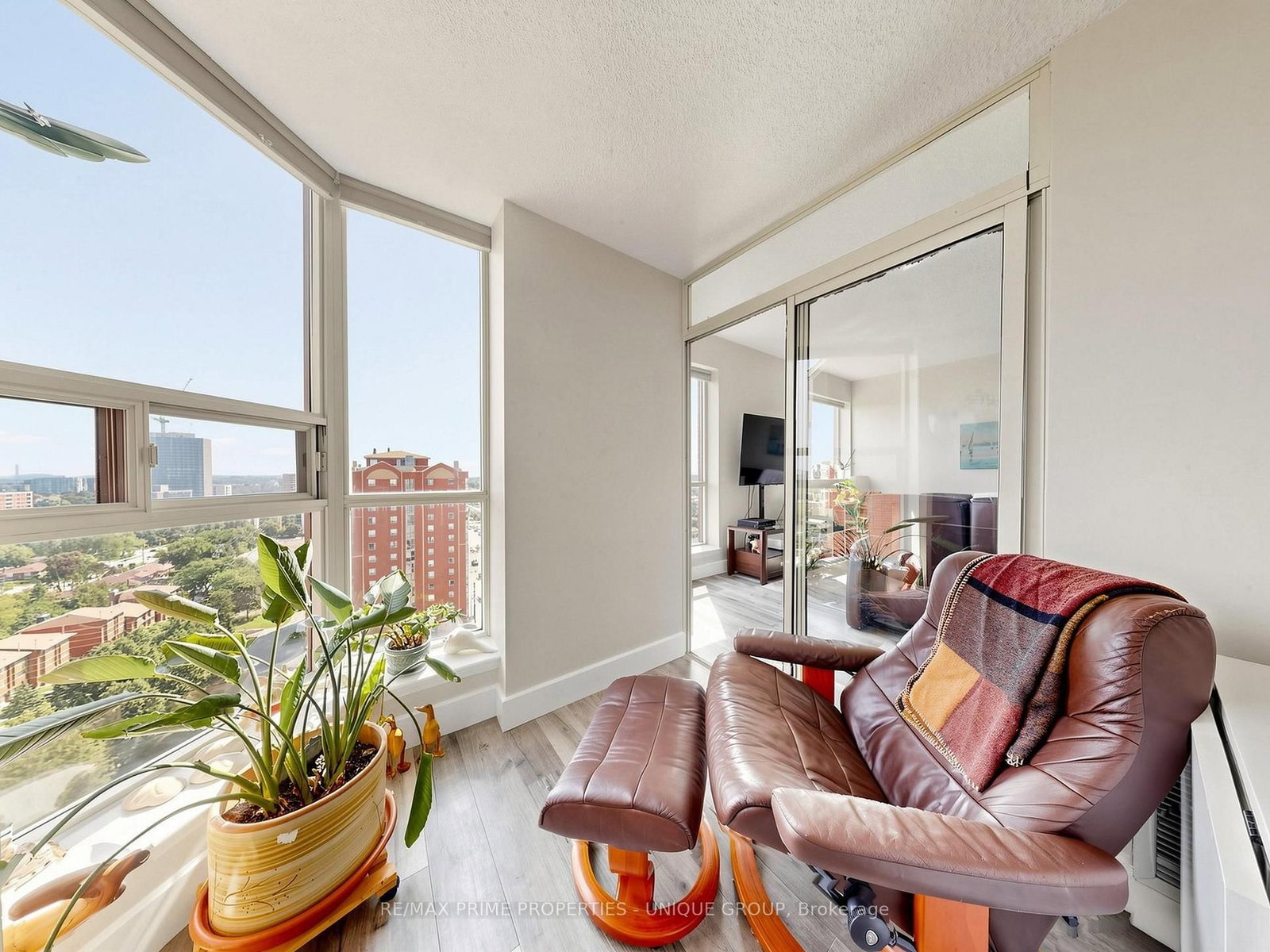2460 E Eglinton Avenue • #Ph12 • Toronto, ON photo 19