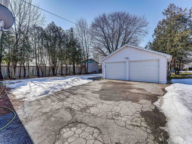30 Linton Avenue E
