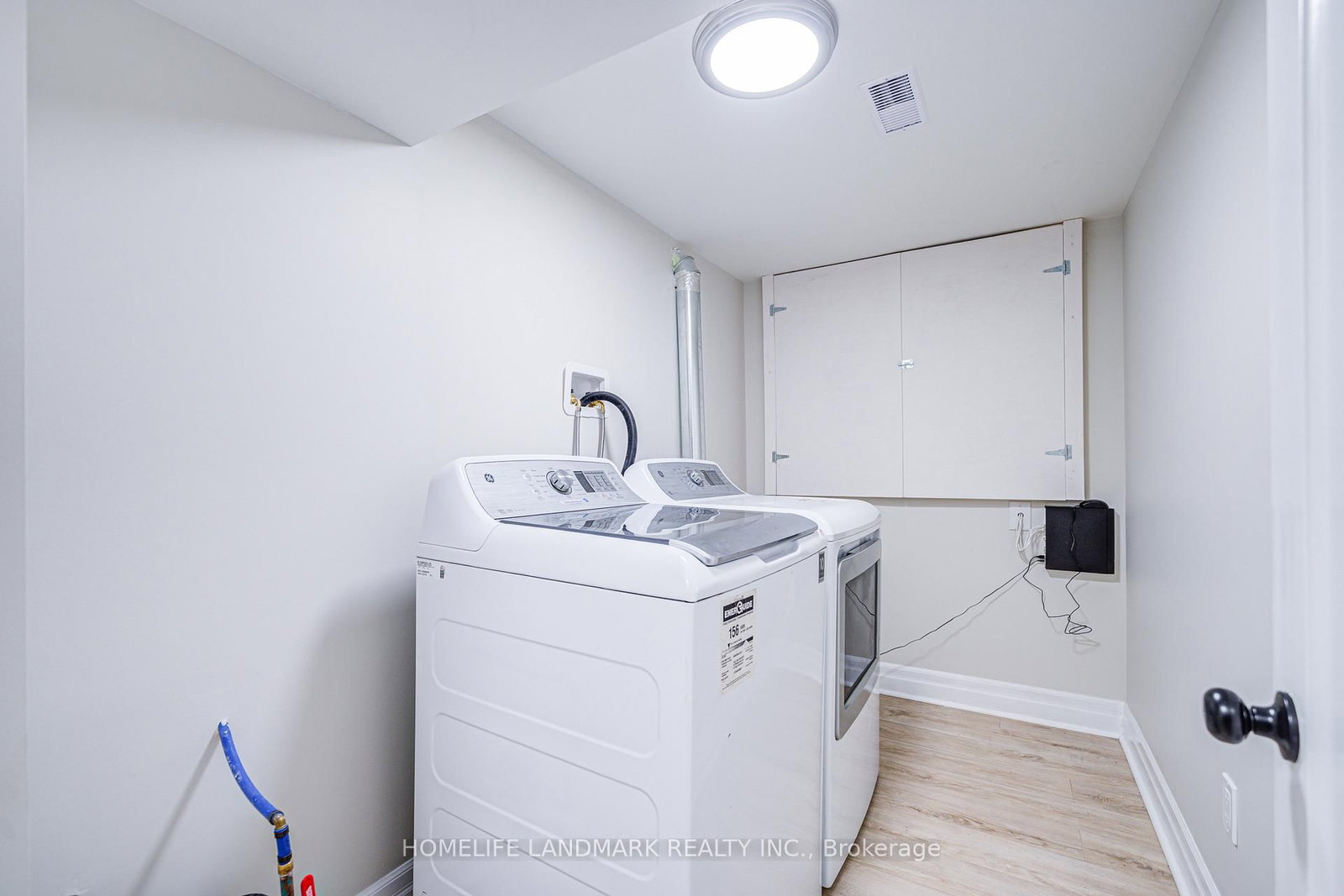 64 Laurel Avenue • Toronto, ON photo 32