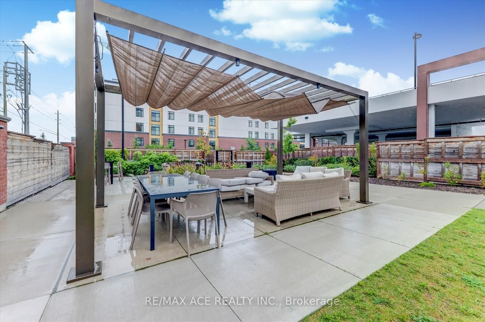 2550 Simcoe Street N, Unit 809 - Photo 39