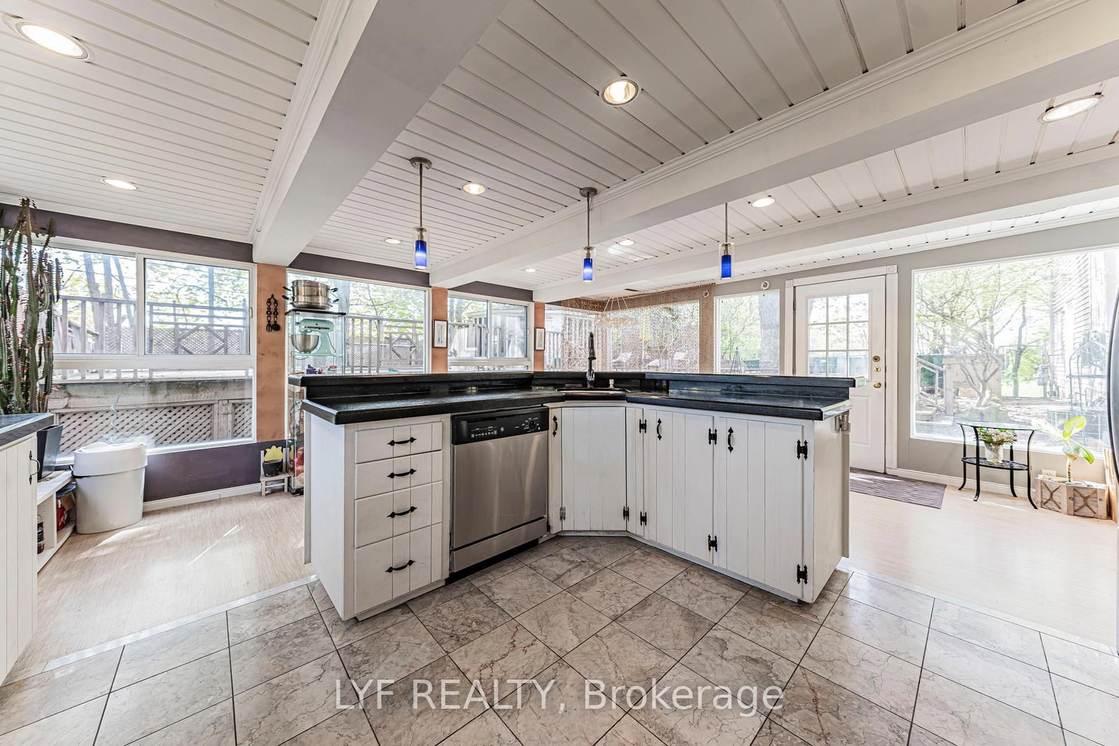 75 Shilton Road • Toronto, ON photo 19