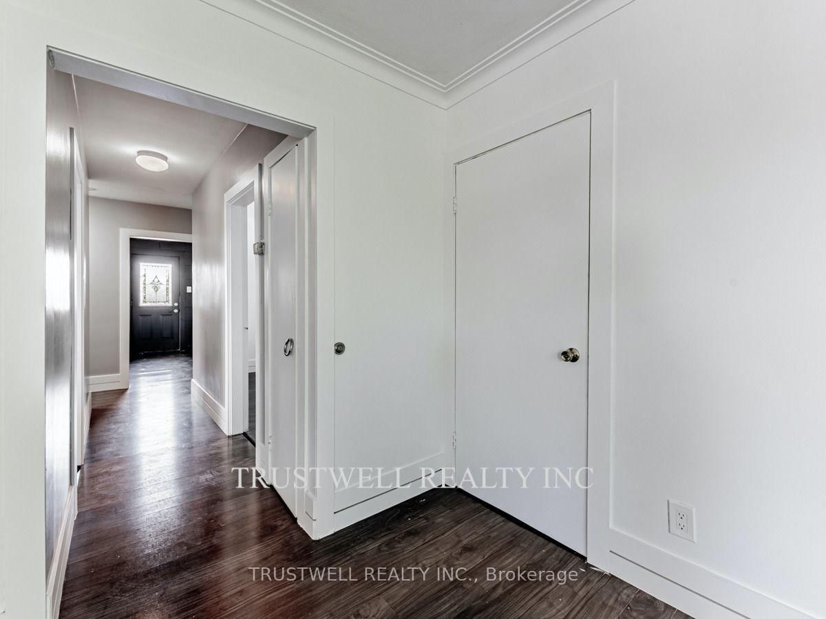 3 - 105 Mary Street E, Whitby 3
