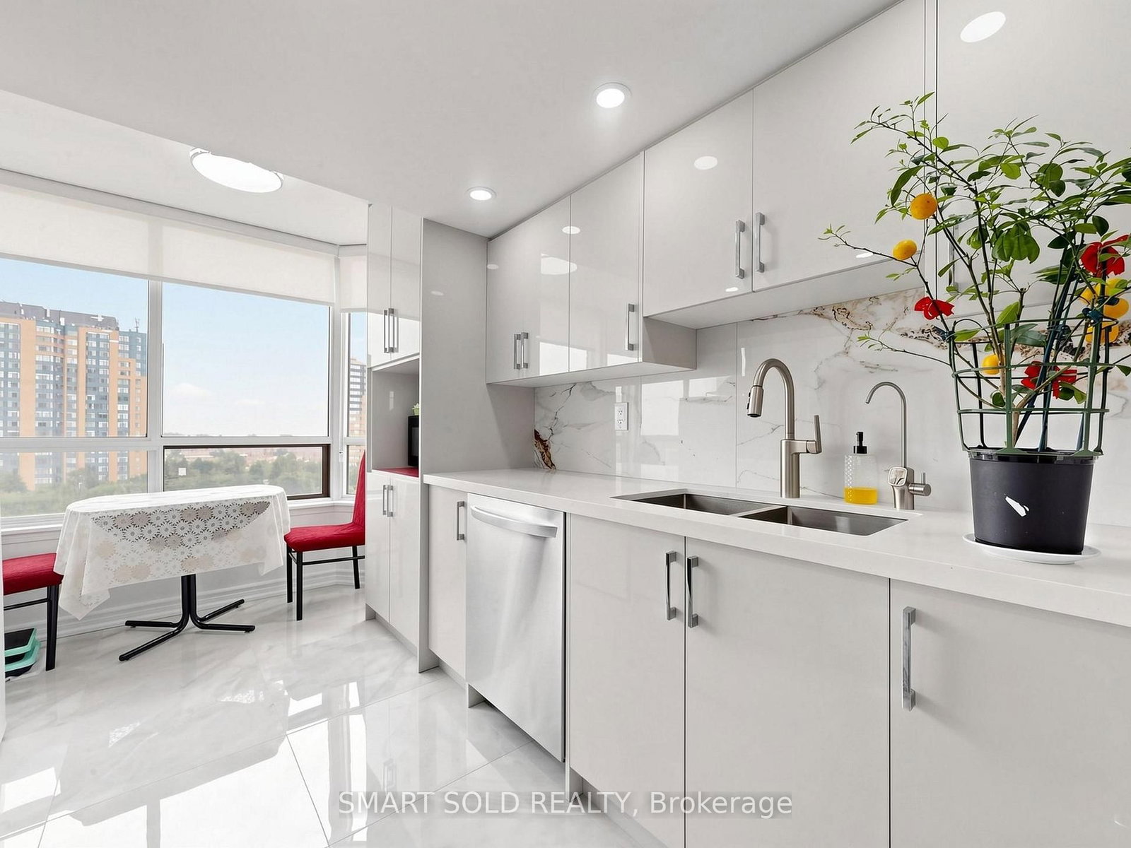 300 Alton Towers Circle • #908 • Toronto, ON photo 22