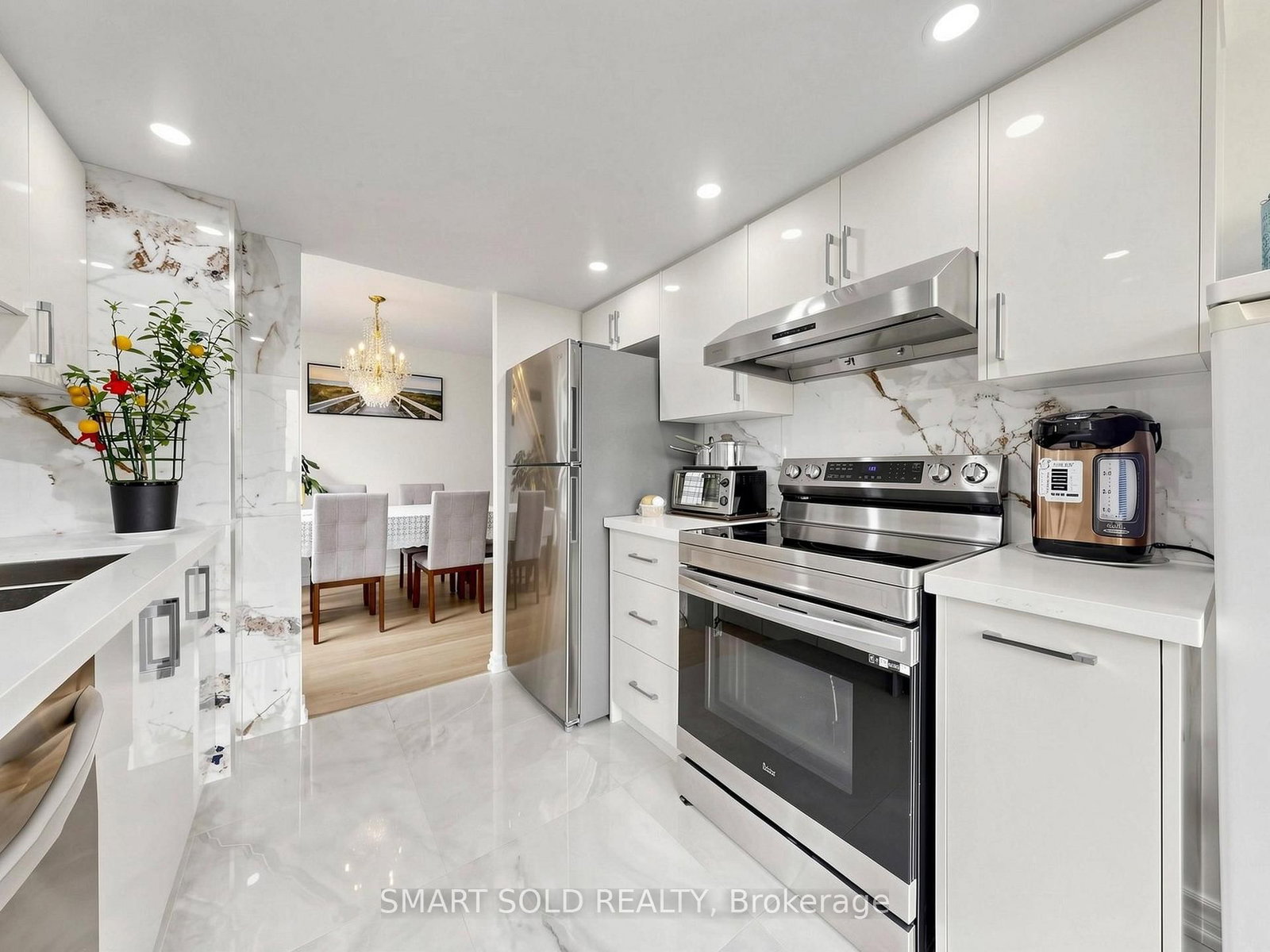 300 Alton Towers Circle • #908 • Toronto, ON photo 24