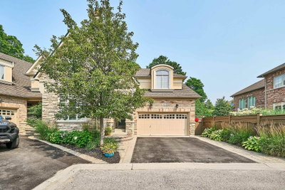 28 Illingworth Lane • Ajax, ON photo 2