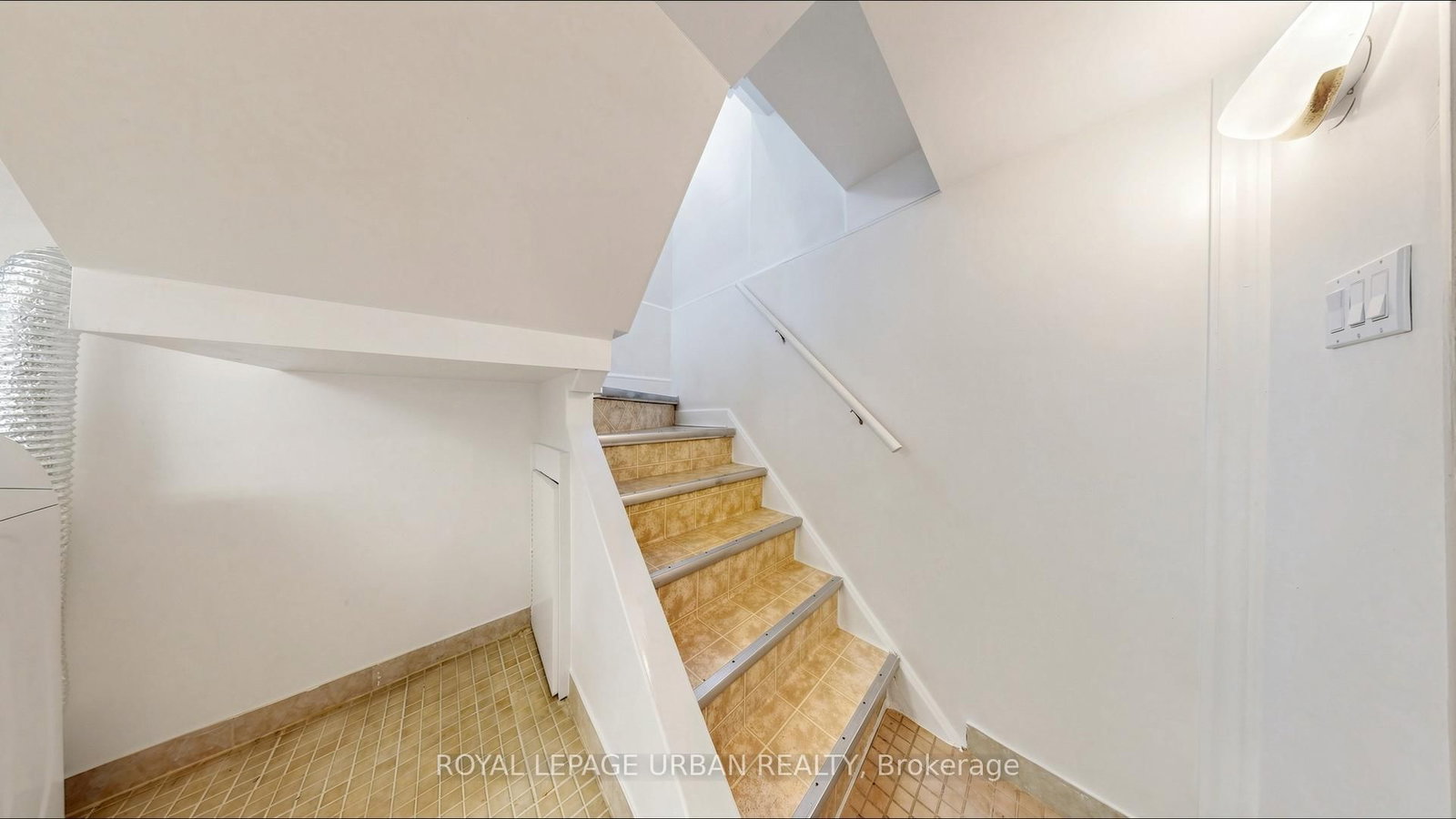 202 Virginia Avenue • Toronto, ON photo 25