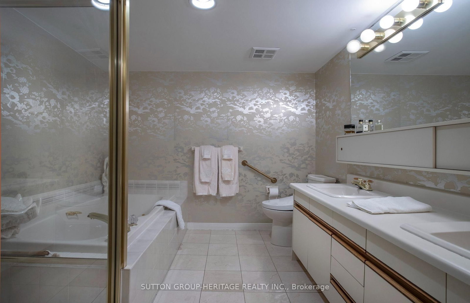 900 N Wilson Road • #1202 • Oshawa, ON photo 31