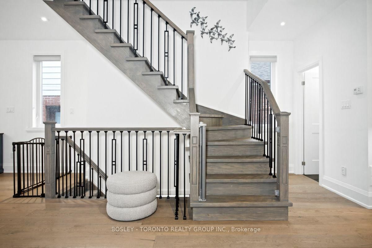 99 Cadorna Avenue • Toronto, ON photo 16