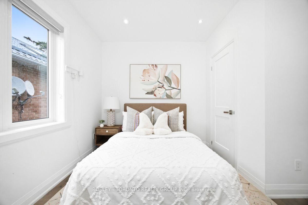 99 Cadorna Avenue • Toronto, ON photo 25