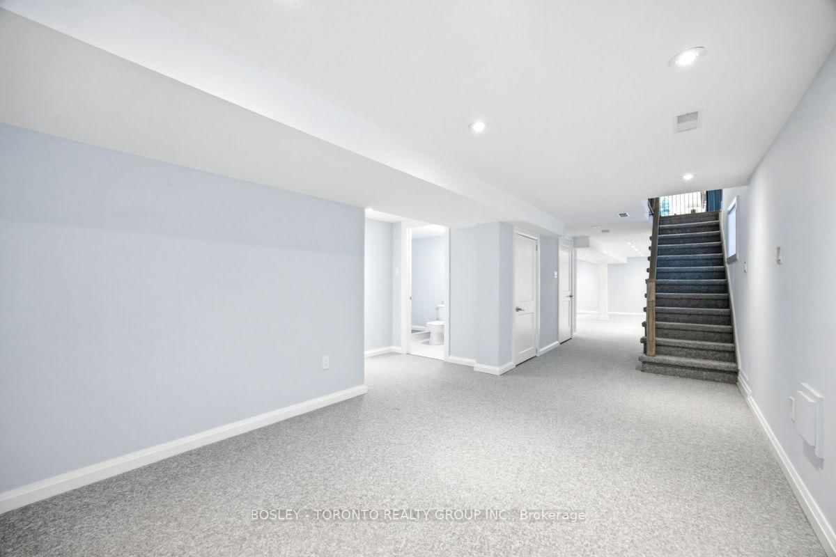 99 Cadorna Avenue • Toronto, ON photo 37