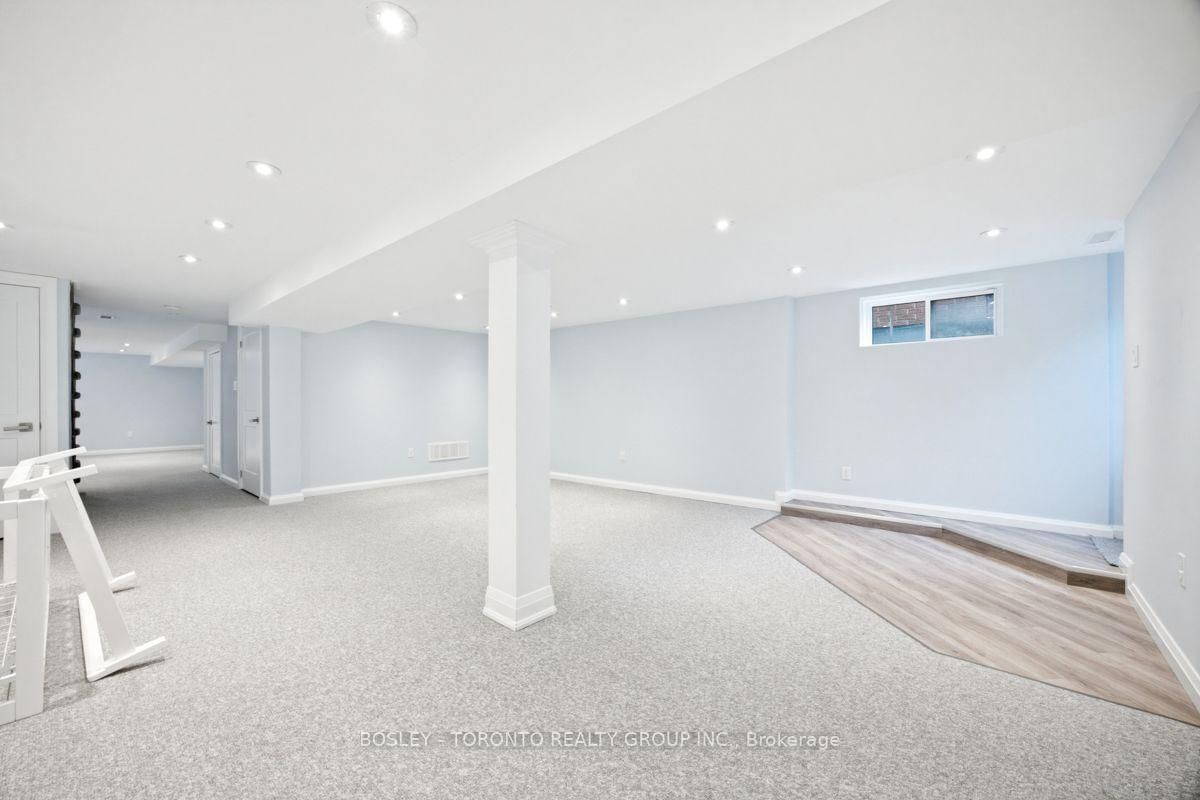 99 Cadorna Avenue • Toronto, ON photo 42