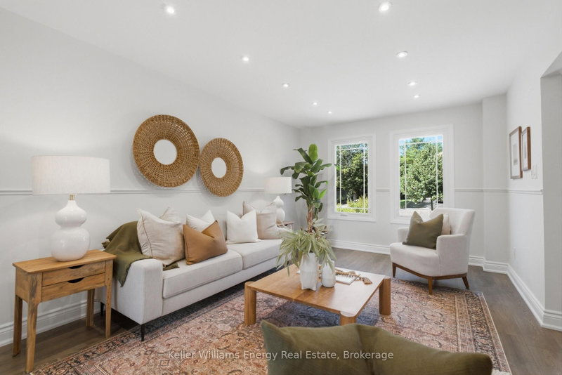 21 Rotherglen Road N
