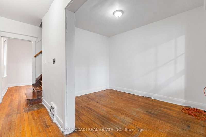 259 Milverton Toronto,ON M4J 1V6 — Photo 11