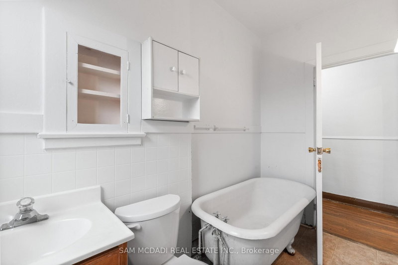 259 Milverton Toronto,ON M4J 1V6 — Photo 12
