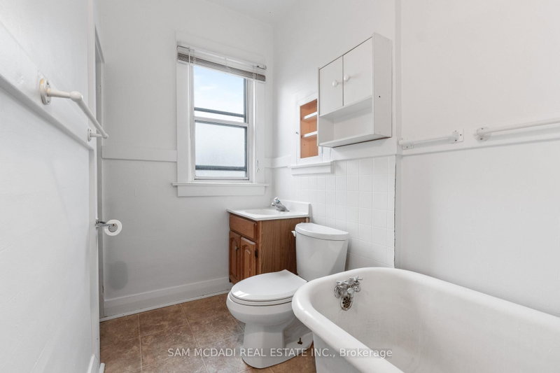 259 Milverton Toronto,ON M4J 1V6 — Photo 13