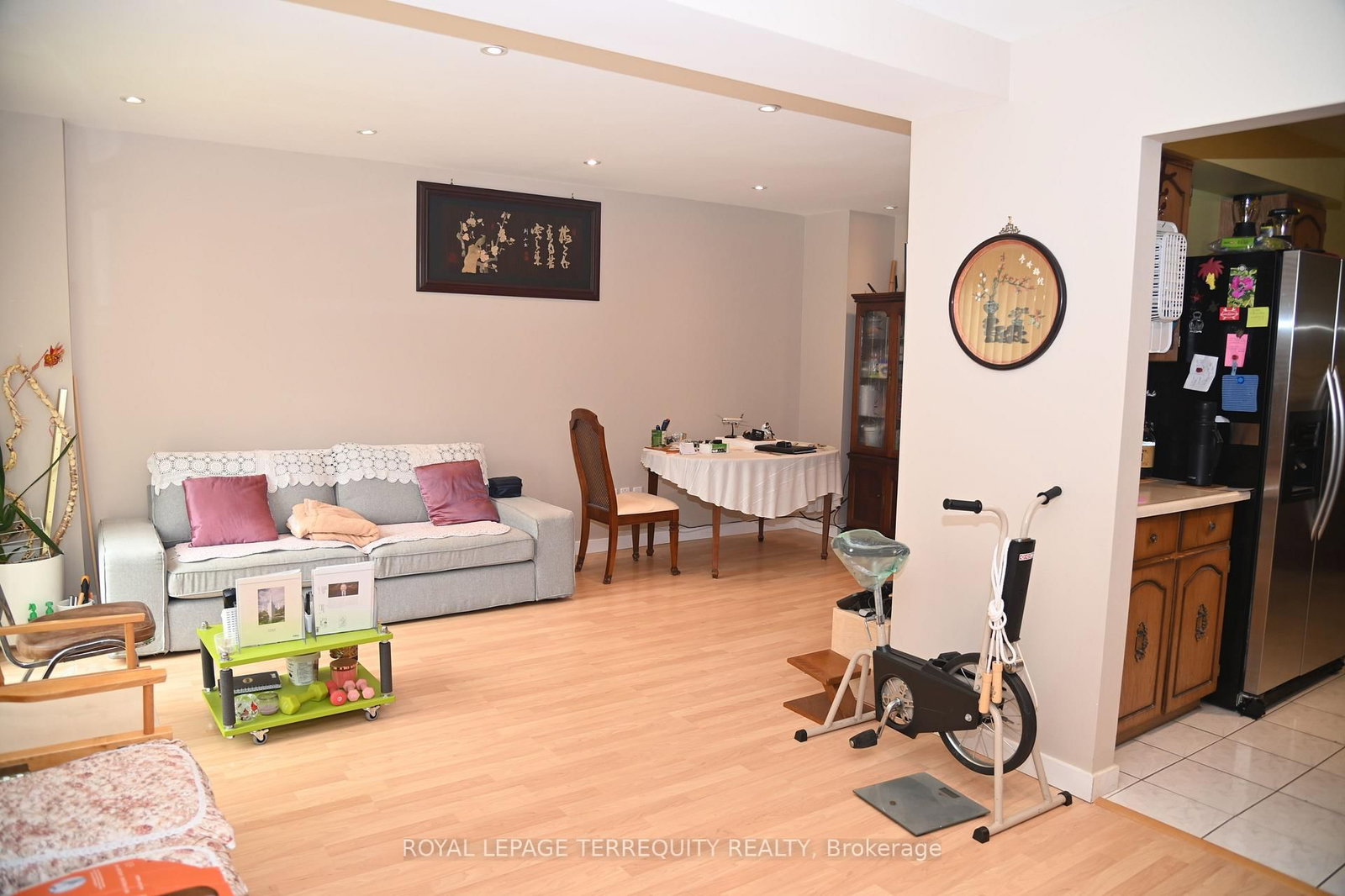 22 White Heather Boulevard • Toronto, ON photo 11