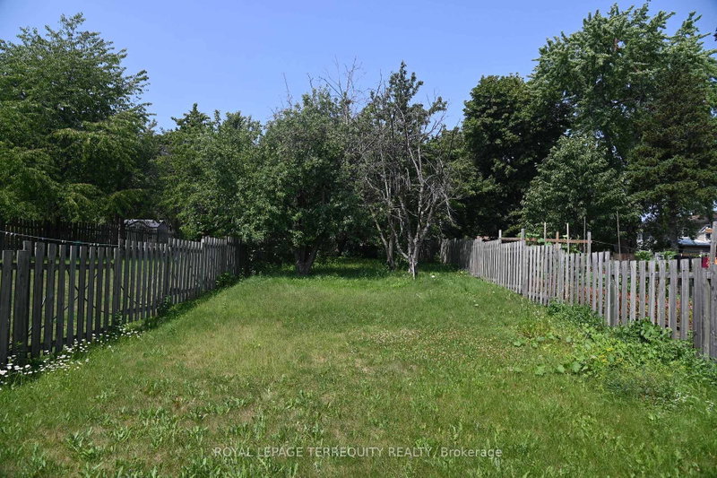 22 White Heather Boulevard