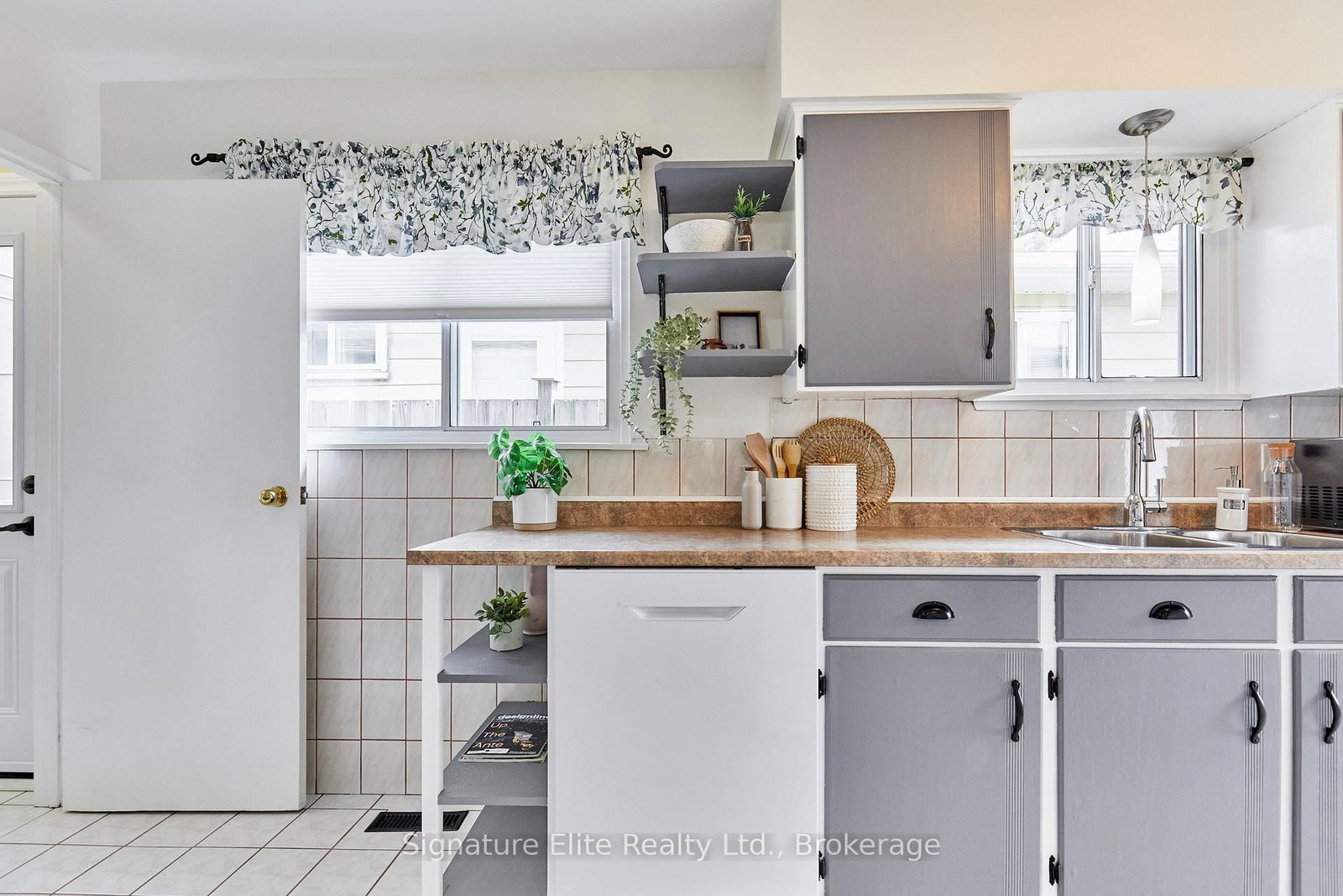 316 Burrows Hall Boulevard • Toronto, ON photo 12