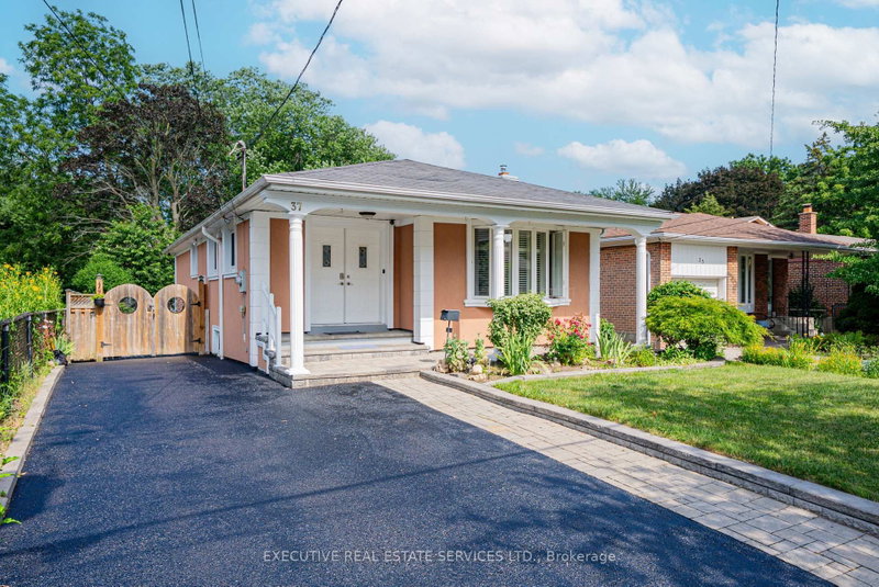 37 Ravenview Drive