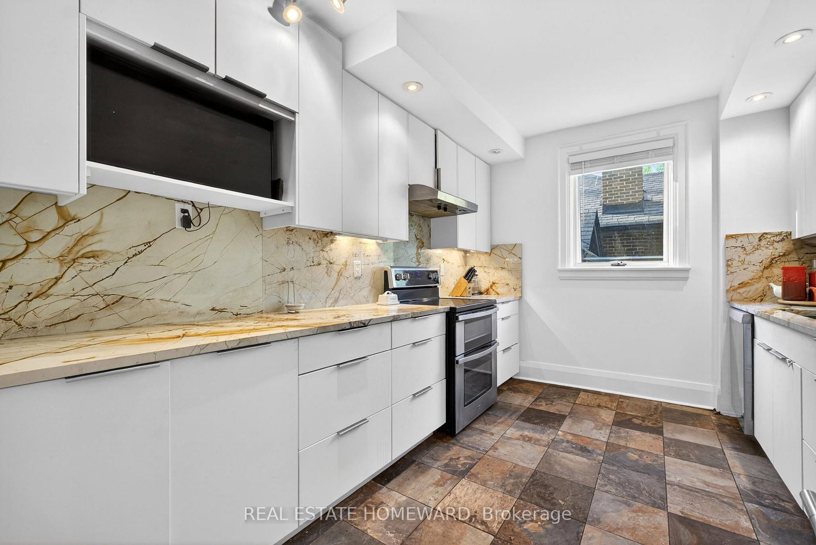128 Glen Manor Drive • Toronto, ON photo 15