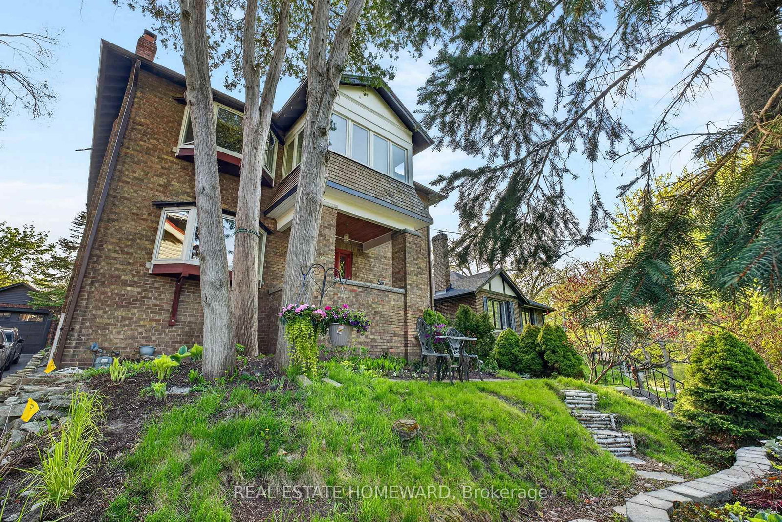128 Glen Manor Drive • Toronto, ON photo 2