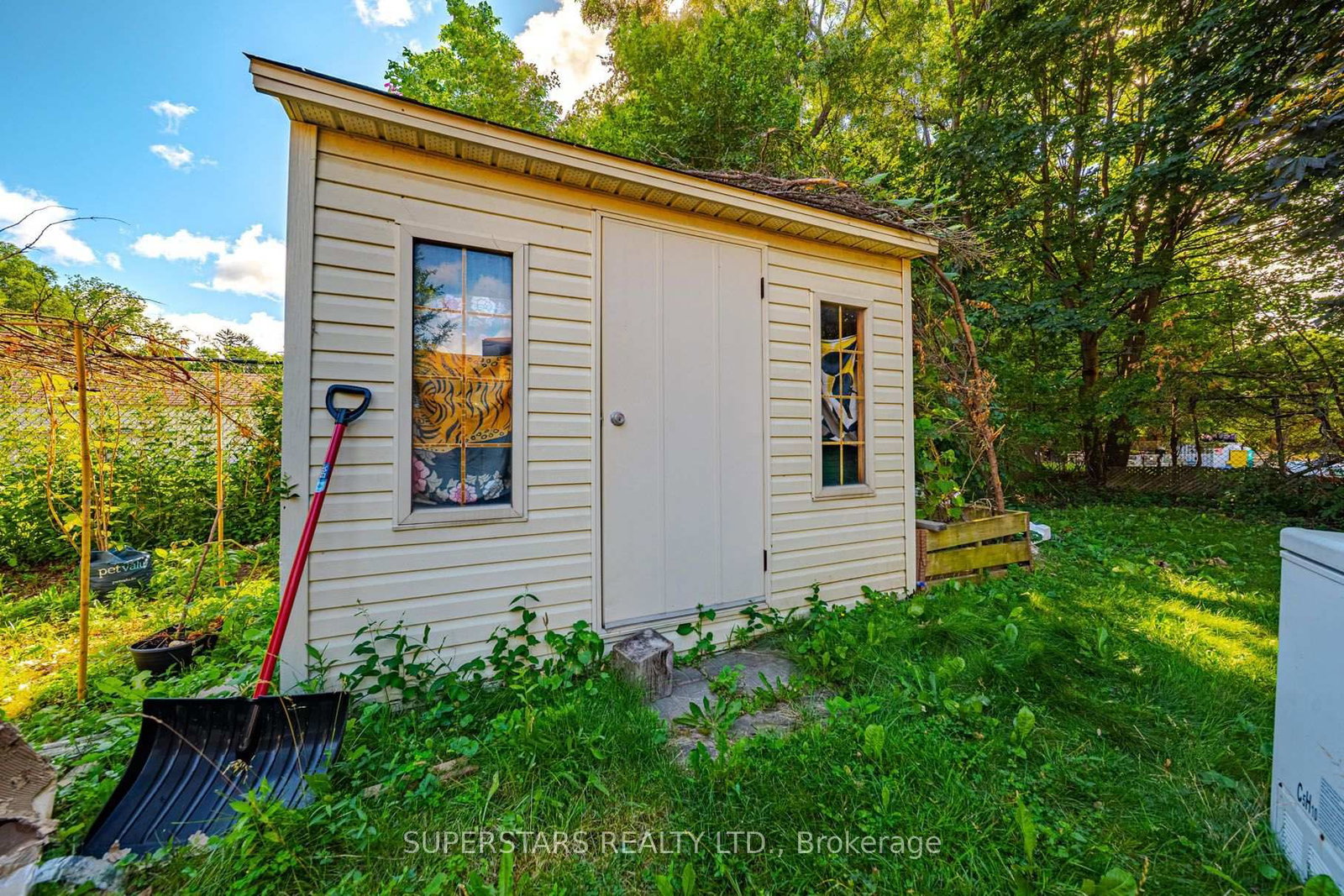 23 Dunelm Street • Toronto, ON photo 12