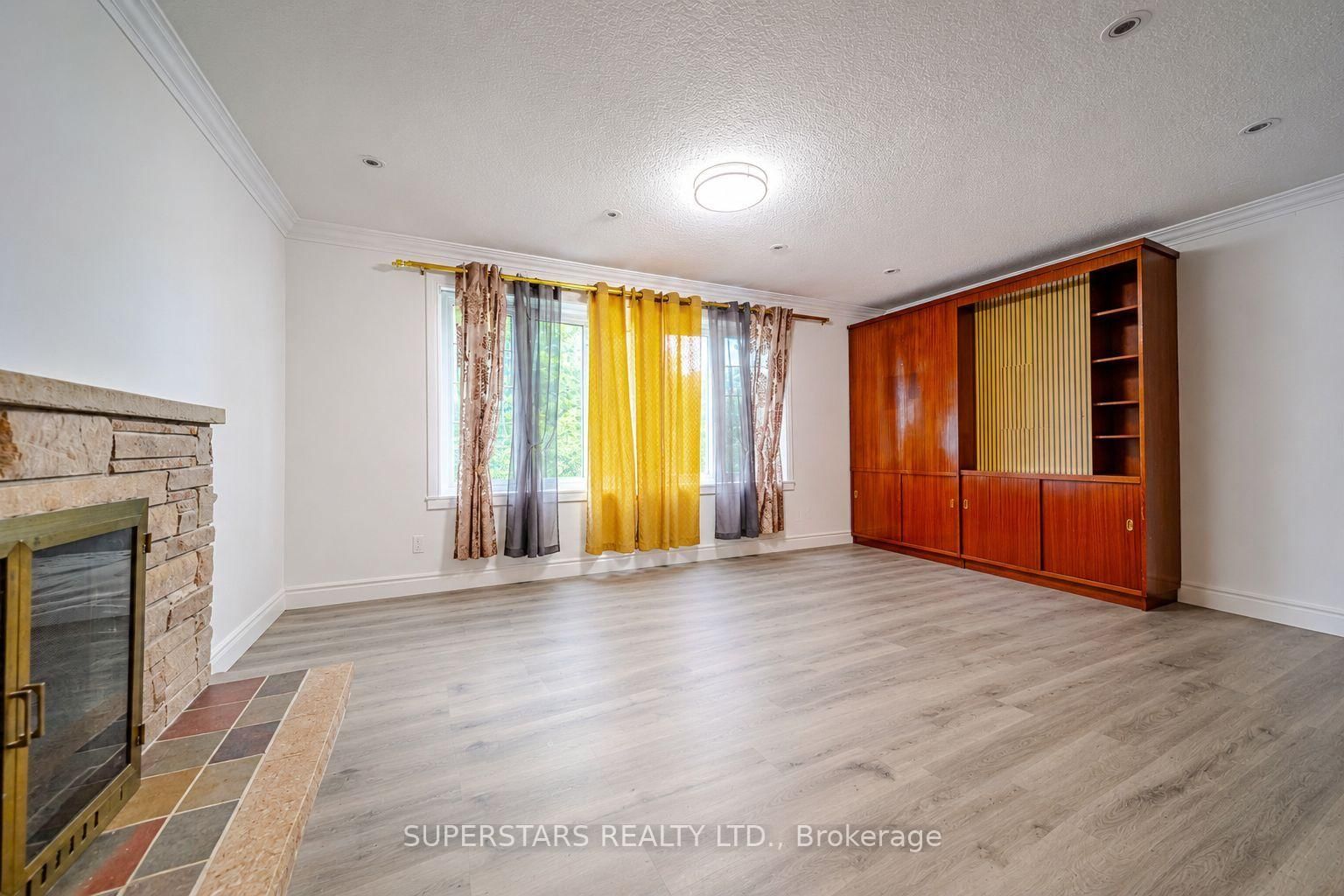 23 Dunelm Street • Toronto, ON photo 4