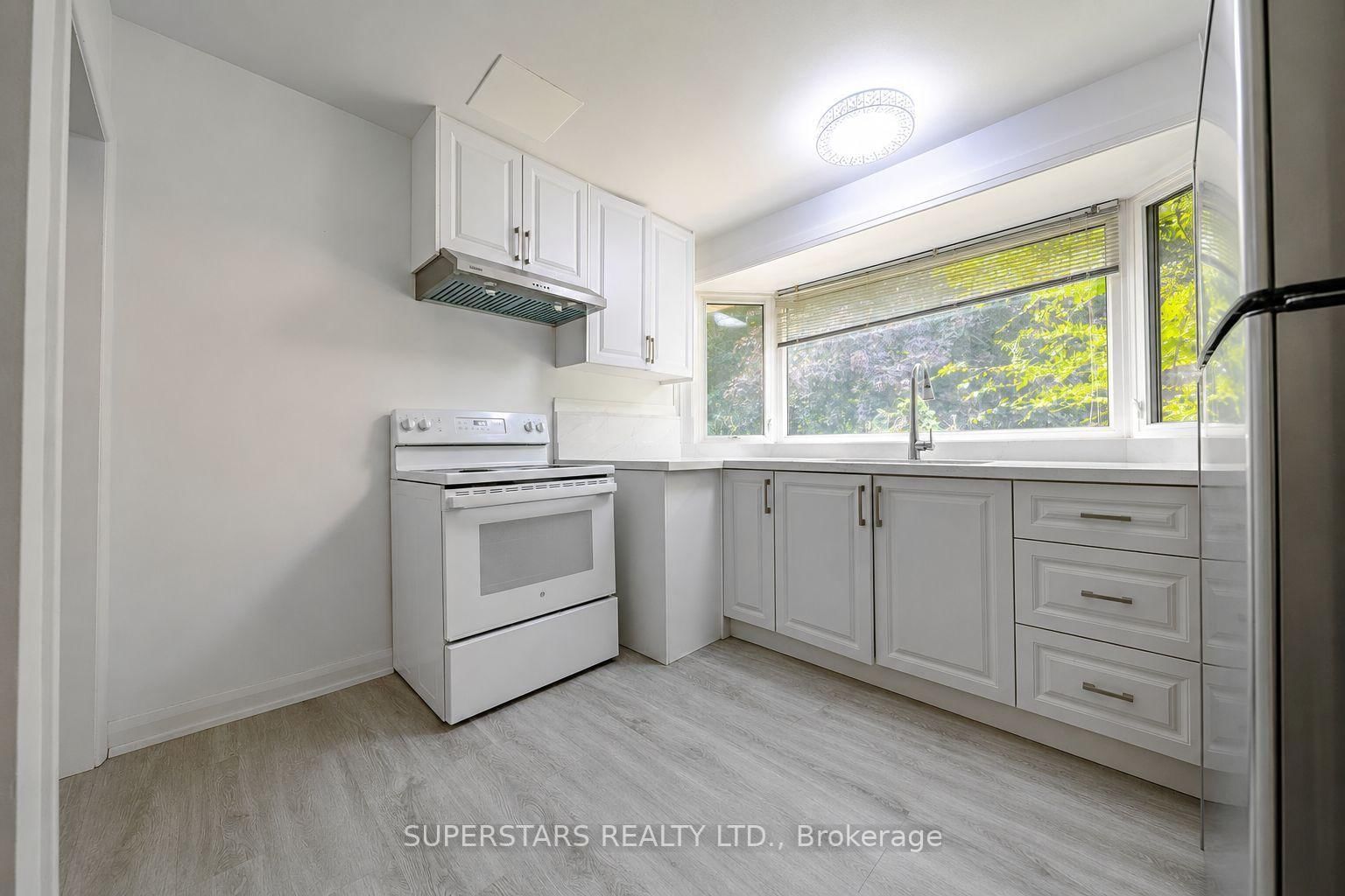 23 Dunelm Street • Toronto, ON photo 5