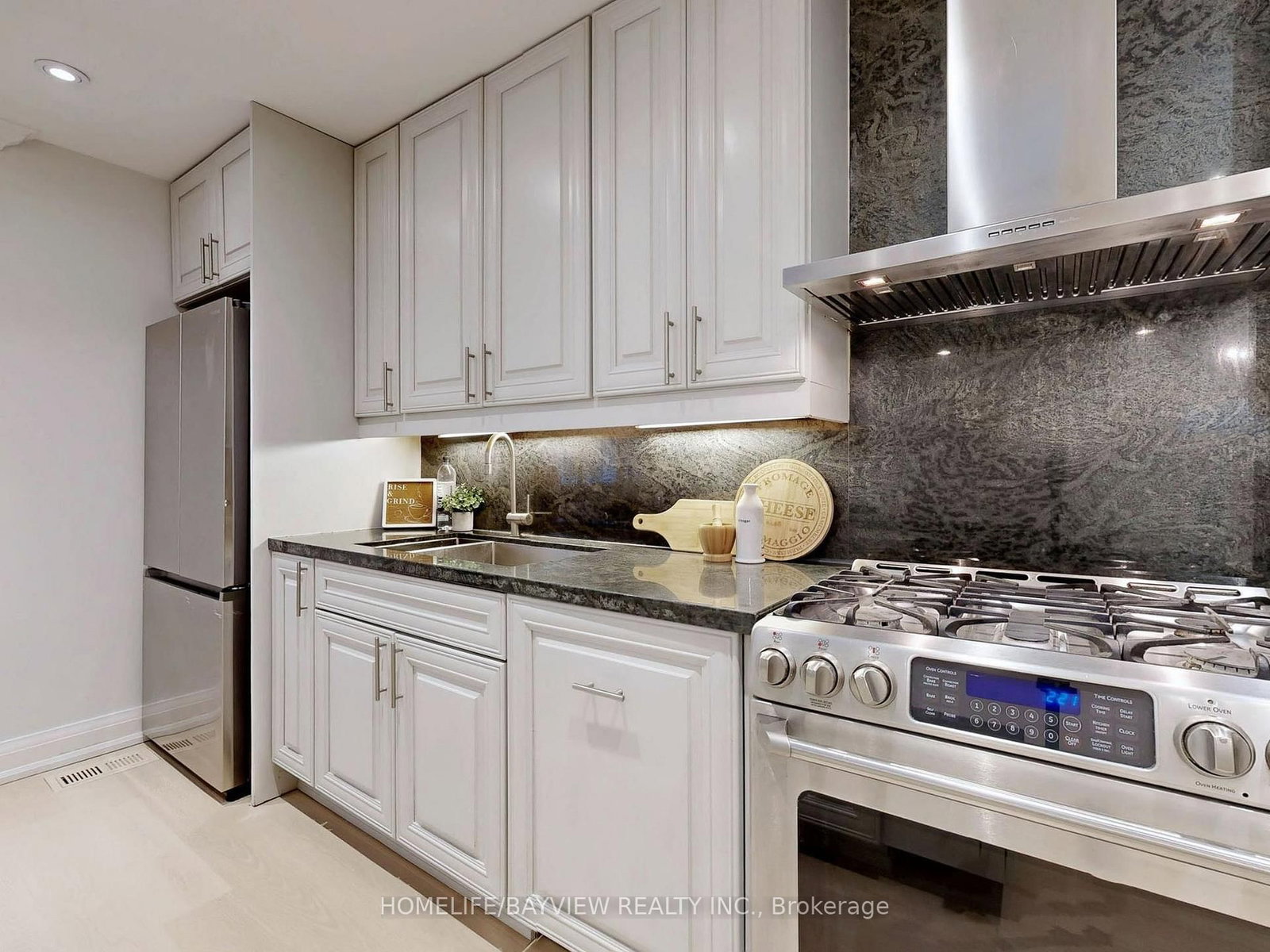 1607 Woodbine Heights Boulevard • Toronto, ON photo 7