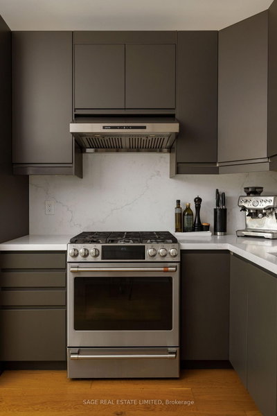 283 Booth Avenue • Toronto, ON