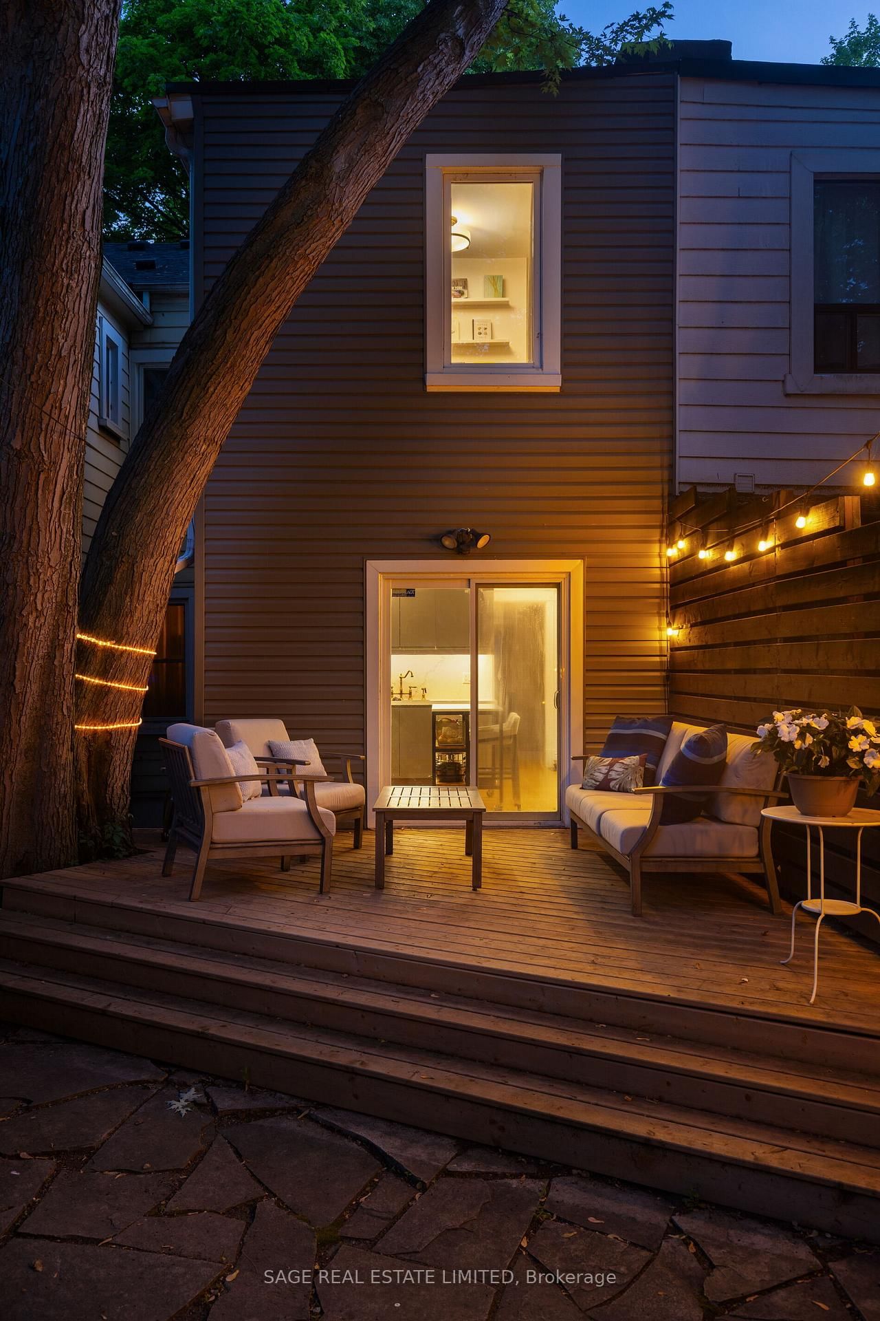 283 Booth Avenue • Toronto, ON photo 25