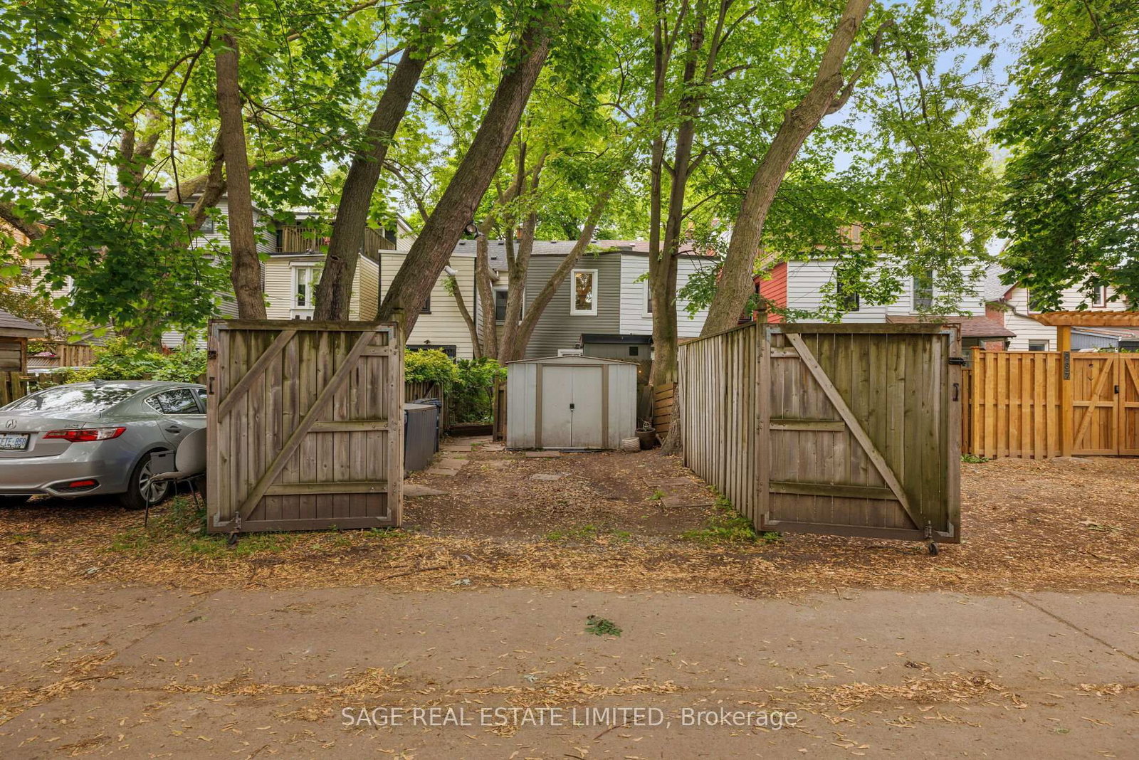 283 Booth Avenue • Toronto, ON photo 27