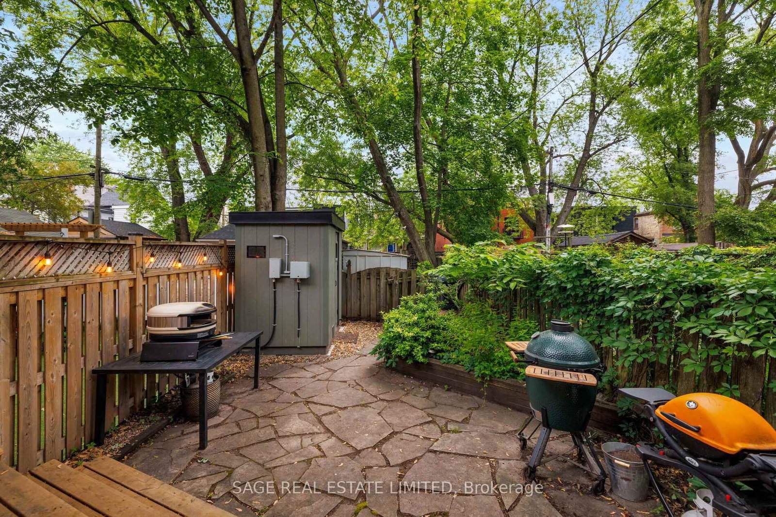 283 Booth Avenue • Toronto, ON photo 5