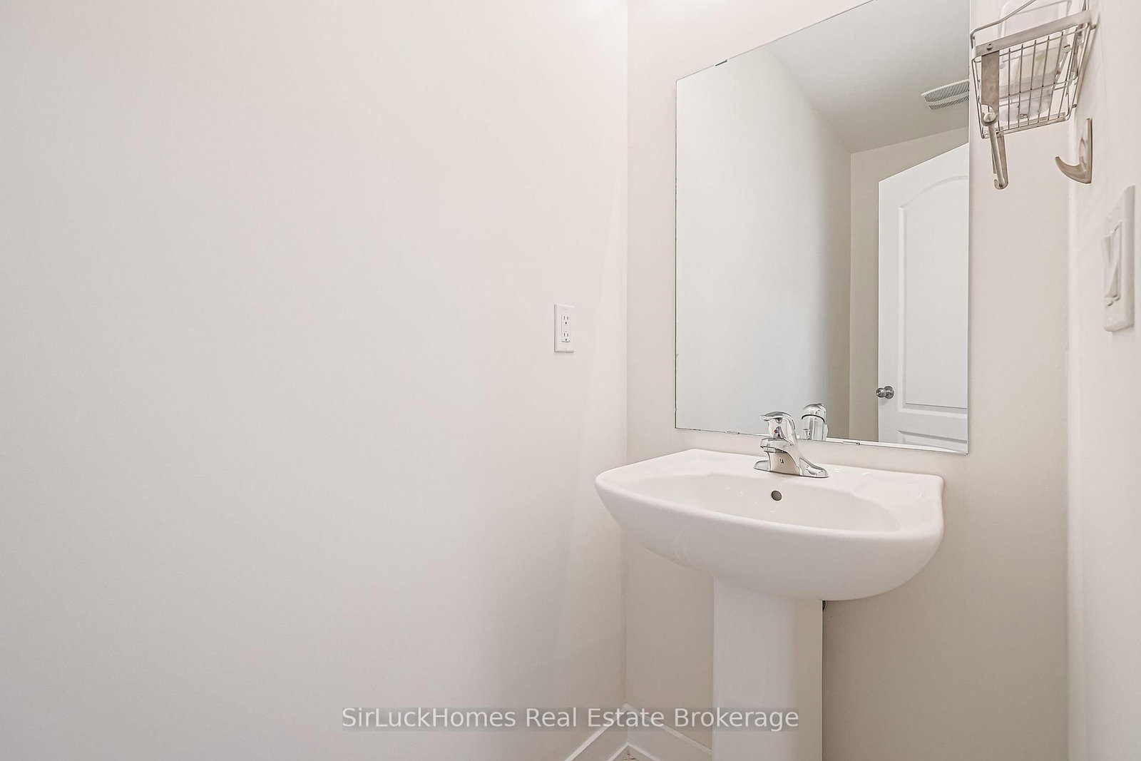 906 Kicking Horse Path • Oshawa, ON photo 12