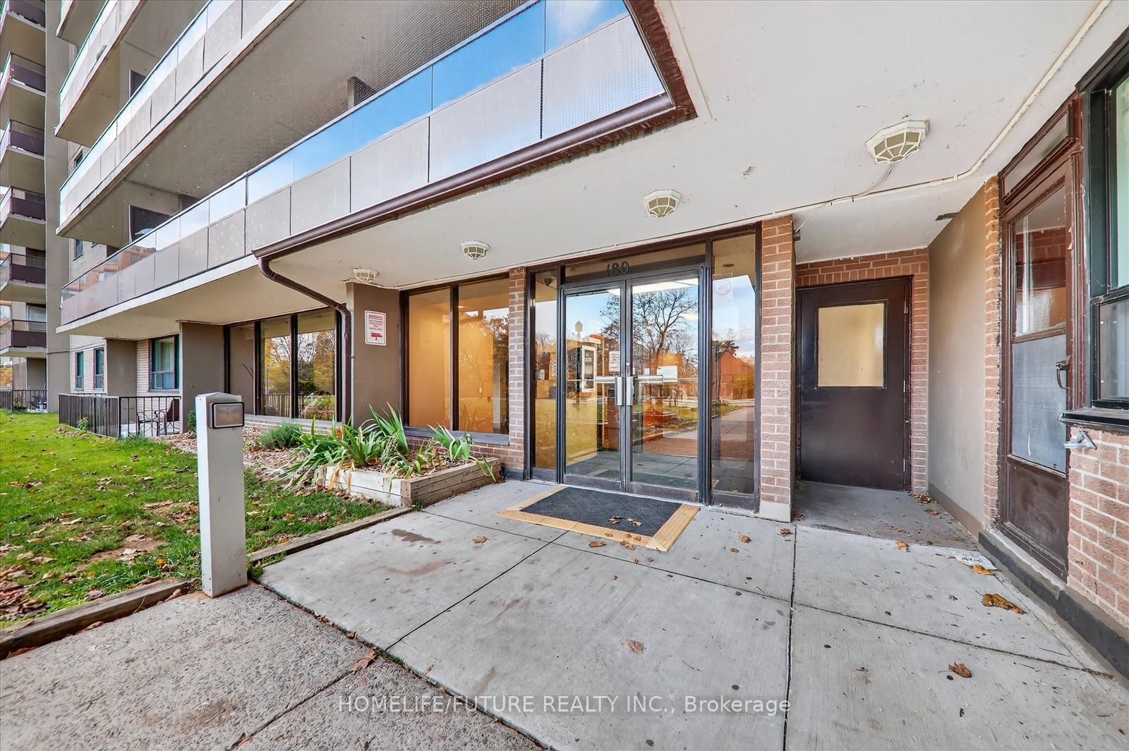180 Markham Road • #705 • Toronto, ON photo 5