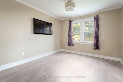 313 Olive Avenue • Oshawa, ON photo 7